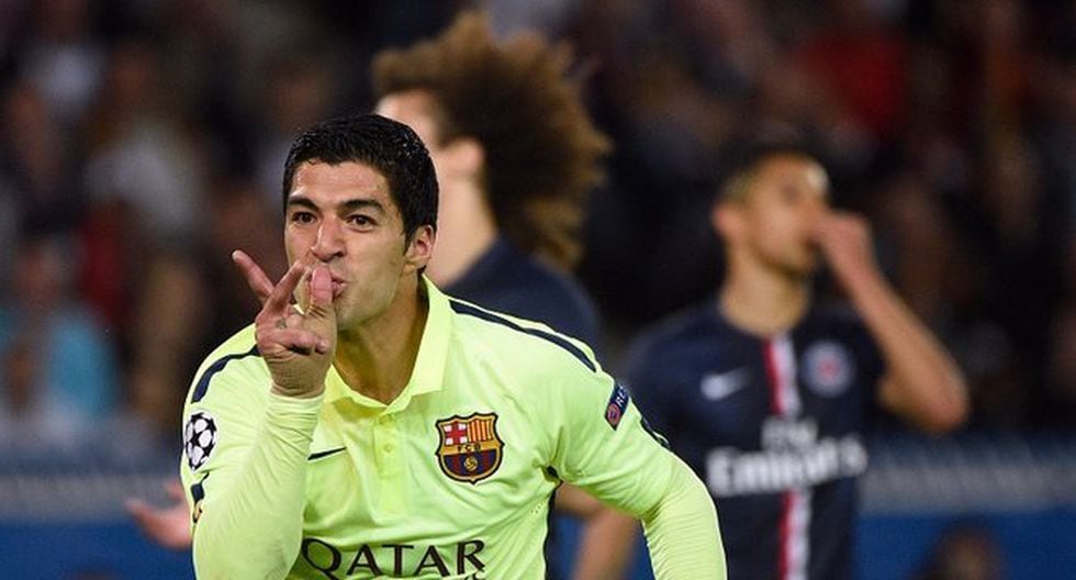 Luis Suárez celebra su gol número 300 como profesional