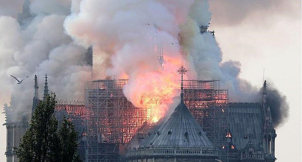 Incendio en París: Colapsó cúpula de la catedral de Notre Dame (FOTOS Y VIDEO)