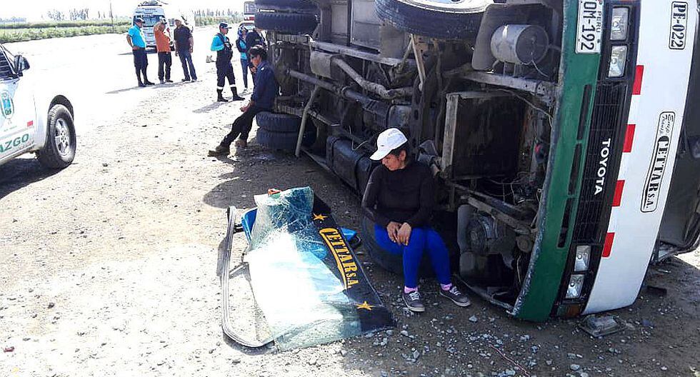 Un muerto y 25 heridos en choque entre bus y coaster