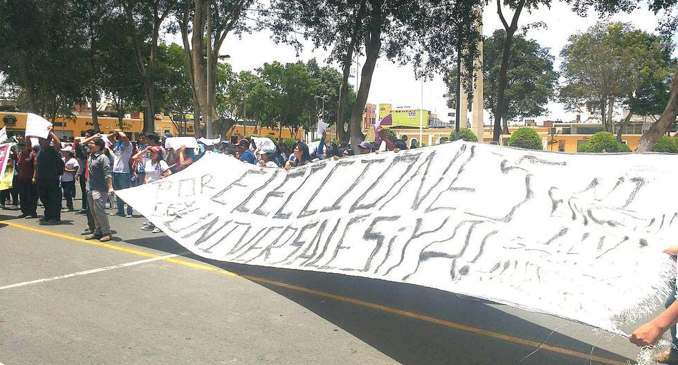 Universitarios exigen la elección de nuevo rector de la UNICA