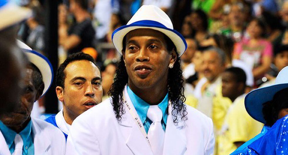 Ronaldinho pidió permiso y aún no regresa al Querétaro