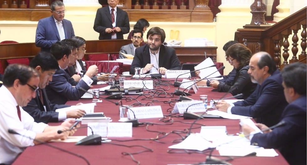 Proponen ley para castigar con cárcel a personas que difundan videos íntimos