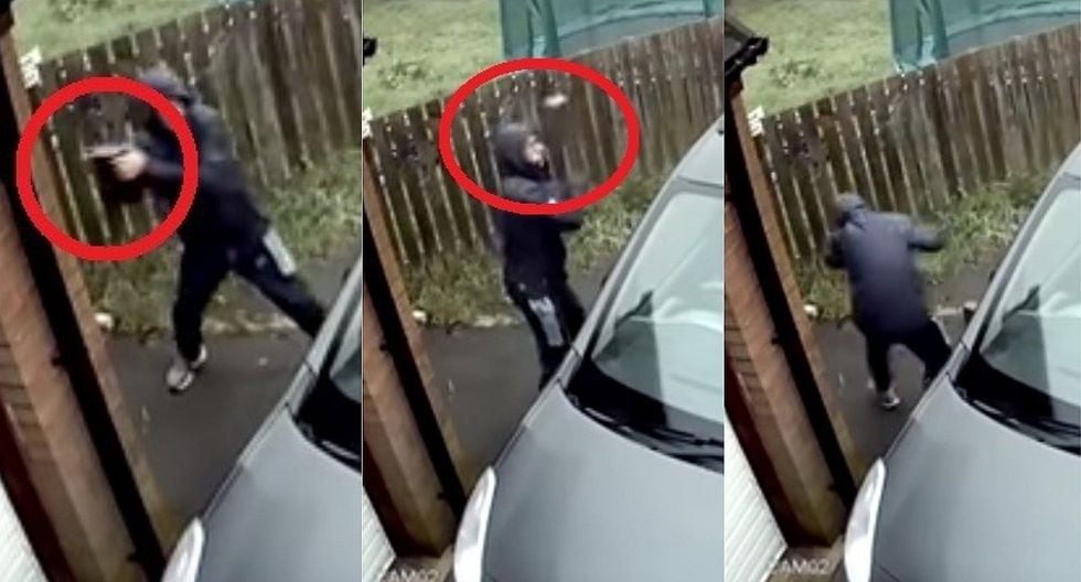 Delincuente usa ladrillo para intentar romper luna de auto y le rebota en la cabeza (VIDEO)