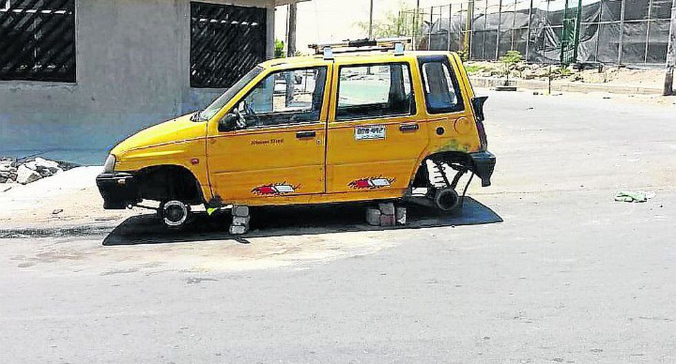 Desmantelan auto y lo abandonan frente a puesto policial
