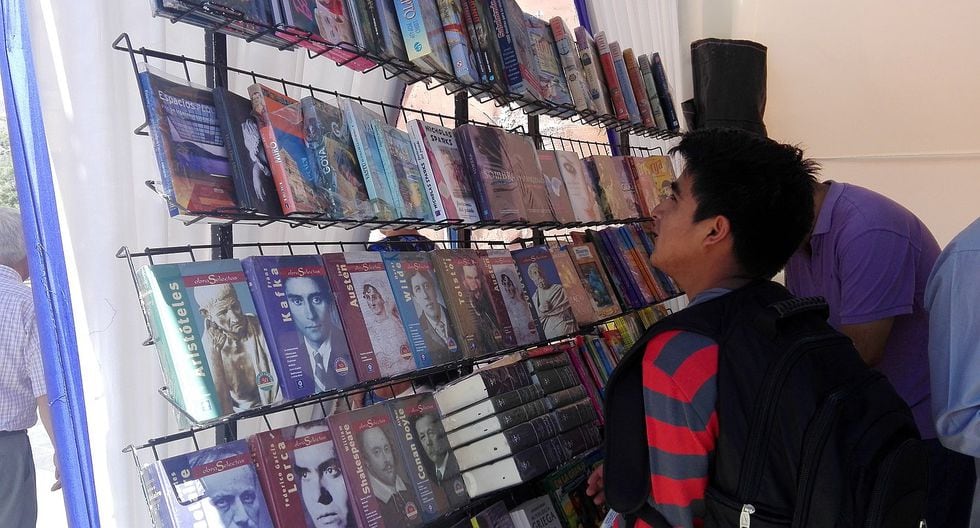 Feria del libro presenta obras literarias desde dos soles