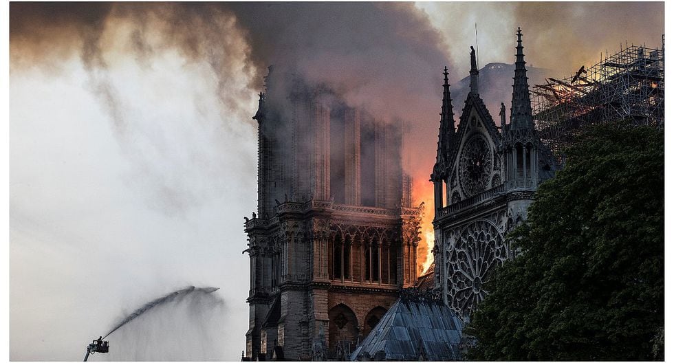 Gobierno peruano lamentó el incendio ocurrido en la catedral parisina de Notre Dame