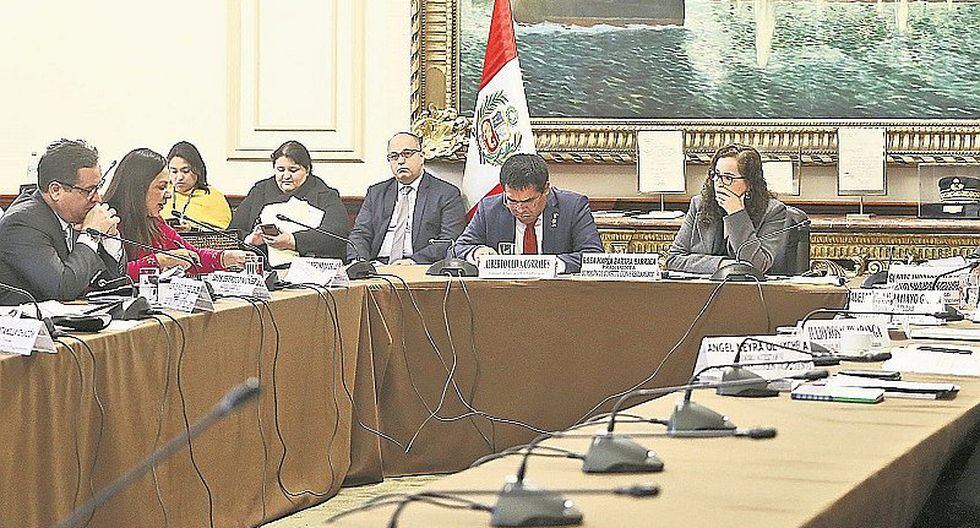 Comisión de Constitución: Paridad será de 40% con alternancia y se mantiene inmunidad