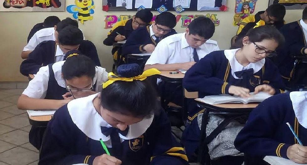 Cerca de 60 escolares de un mismo colegio de Carabayllo ingresaron con altos puntajes a universidad