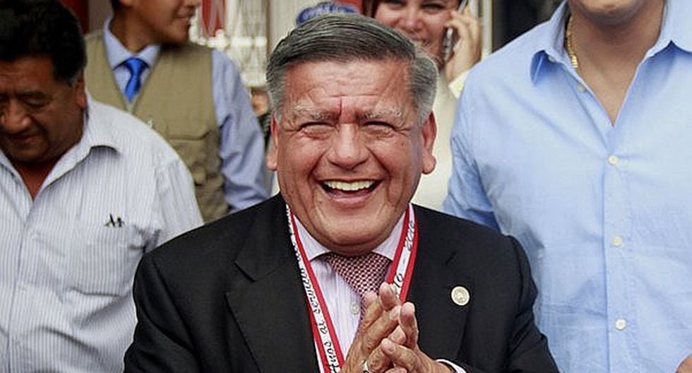Acuña y su globo de ensayo