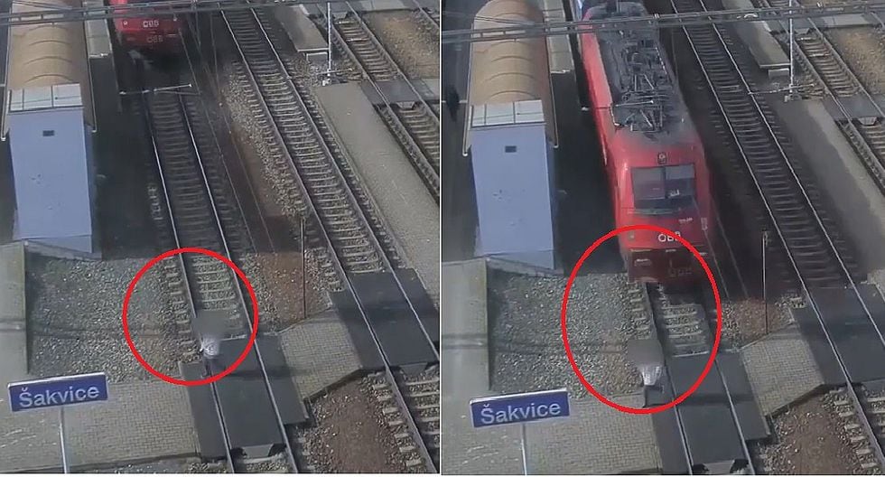 Tren embiste a una mujer que estaba distraída viendo su celular pero sobrevive (VIDEO)