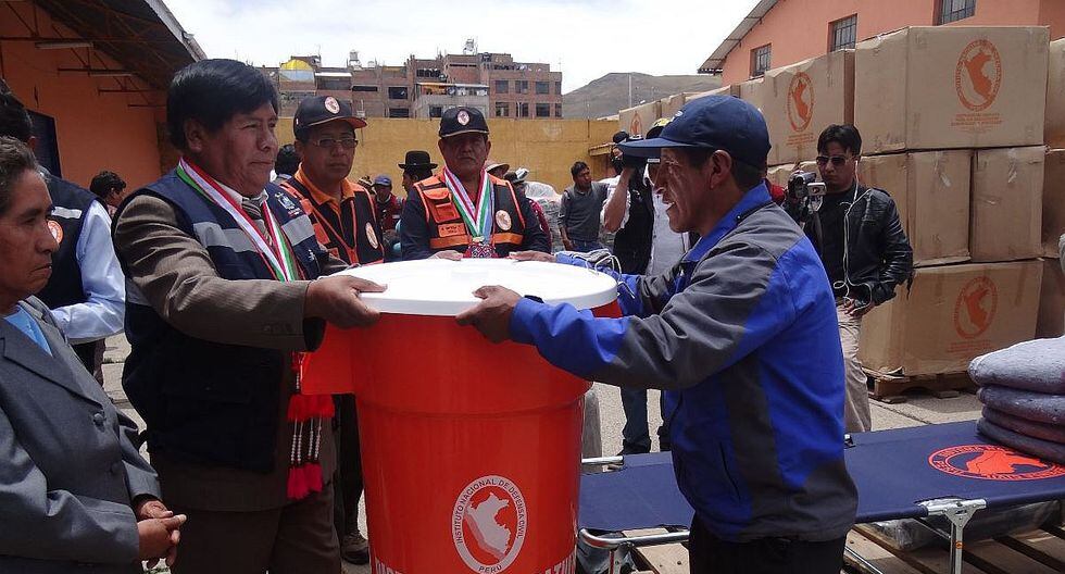 Puno: entregan segundo lote de ayuda para afectados por sismo en Lampa
