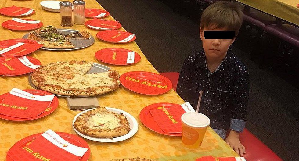 Un niño invitó a sus amigos a su fiesta de cumpleaños, pero ninguno asistió