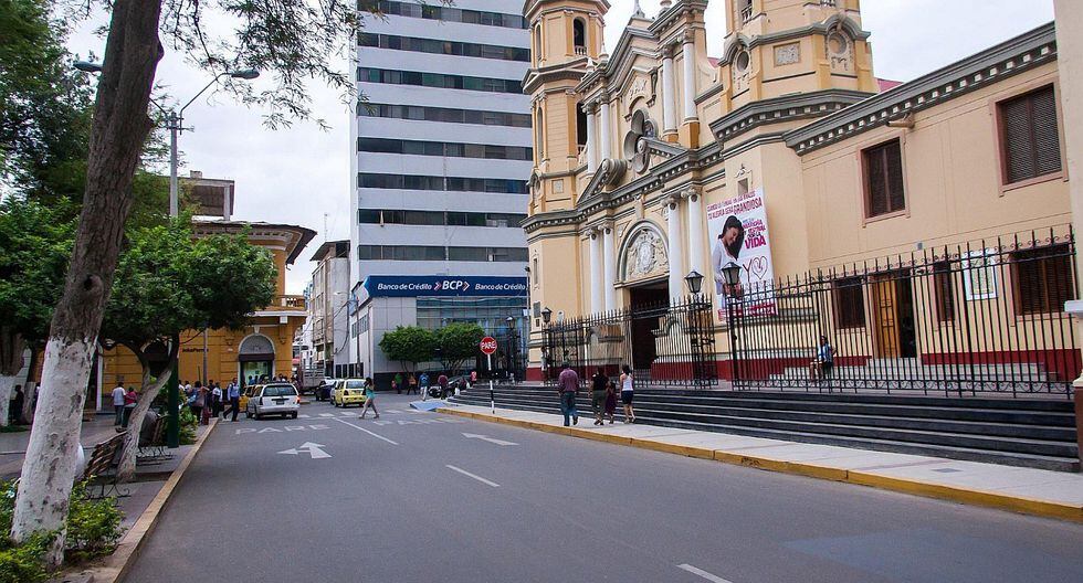 Cierran vías del centro de Piura por fiestas navideñas