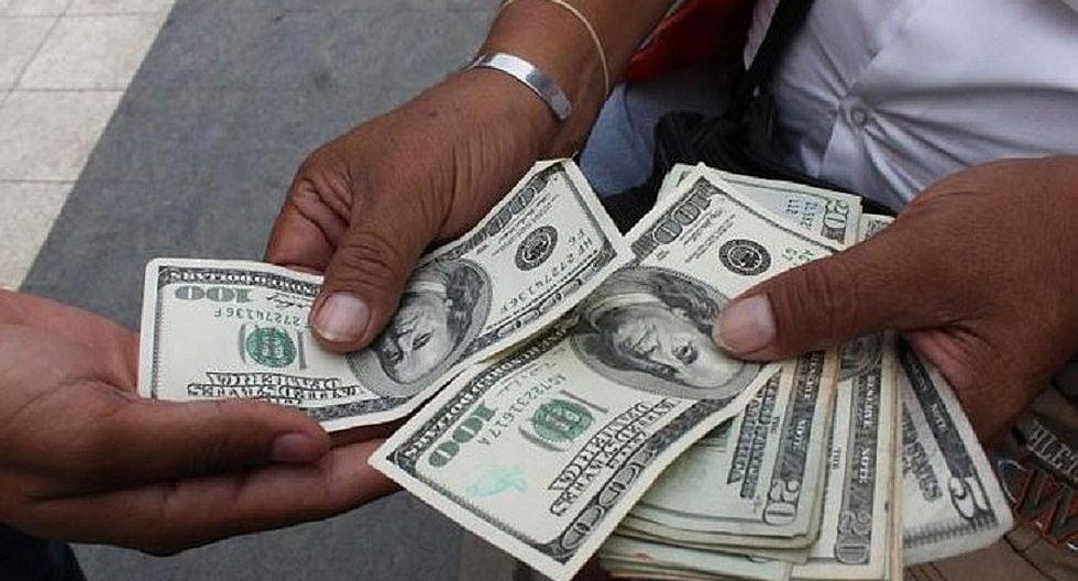 Conoce el precio del dólar al cierre de la sesión