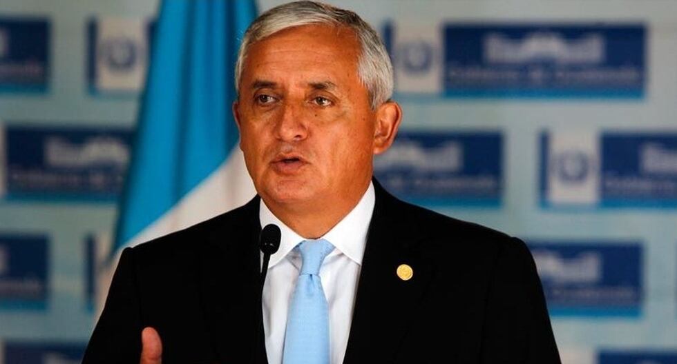 Renunció presidente de Guatemala Otto Pérez Molina tras ordenarse su captura