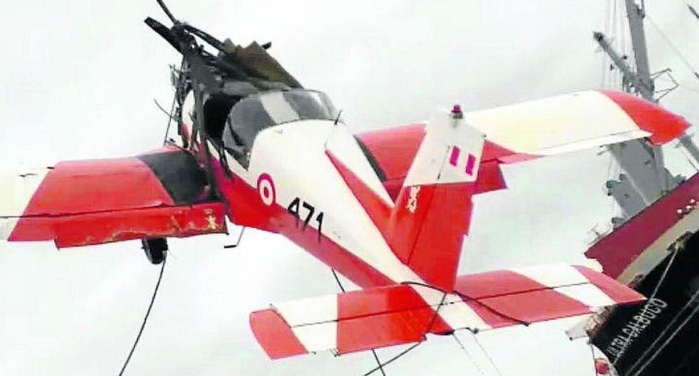 Recuperan avioneta que se precipitó al mar