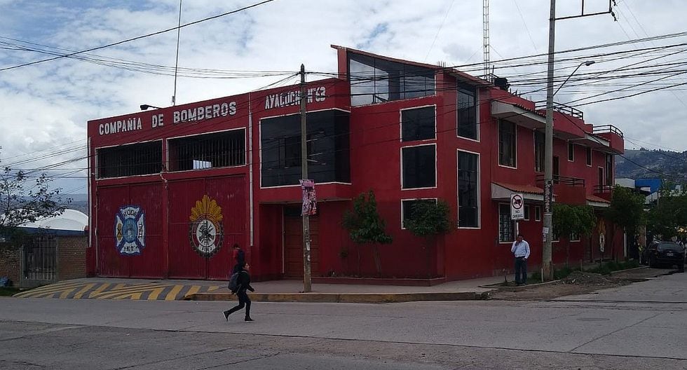 Bomberos cumplen 45 años atendiendo emergencias y desastres en la ciudad de Ayacucho