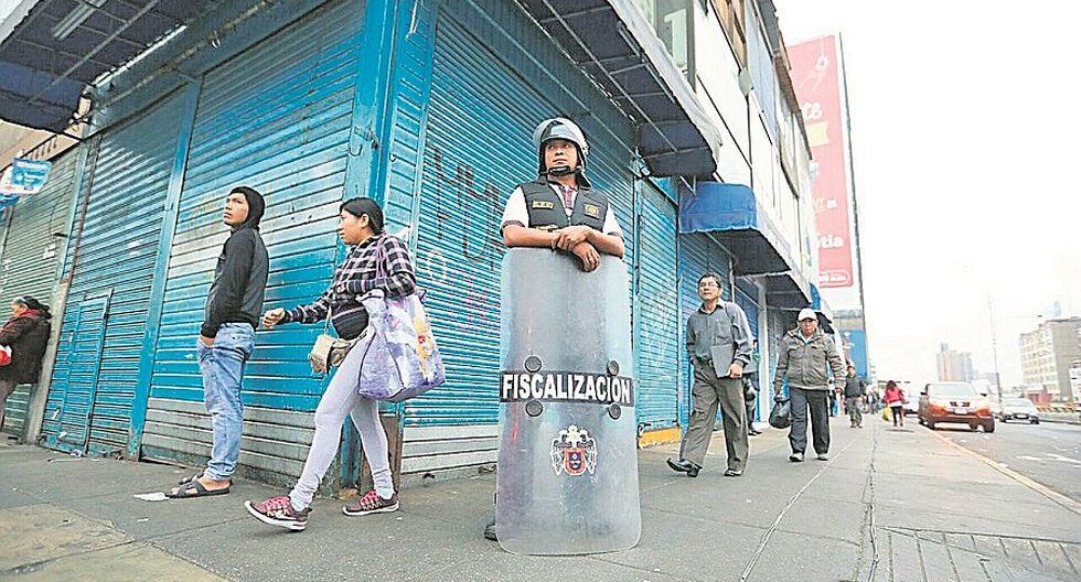 Municipio de Lima retira a ambulantes de la avenida Grau