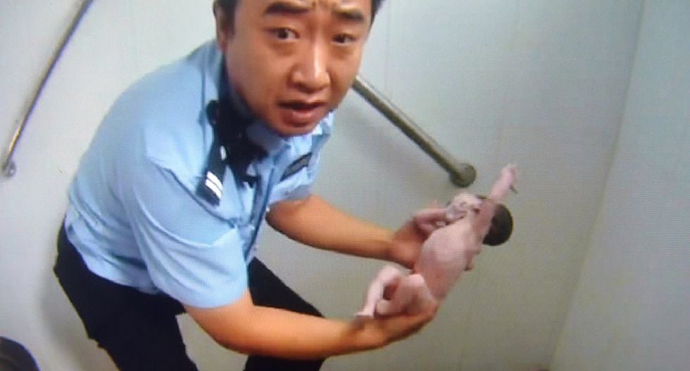 China: Rescatan a recién nacida que había sido arrojada a un sanitario