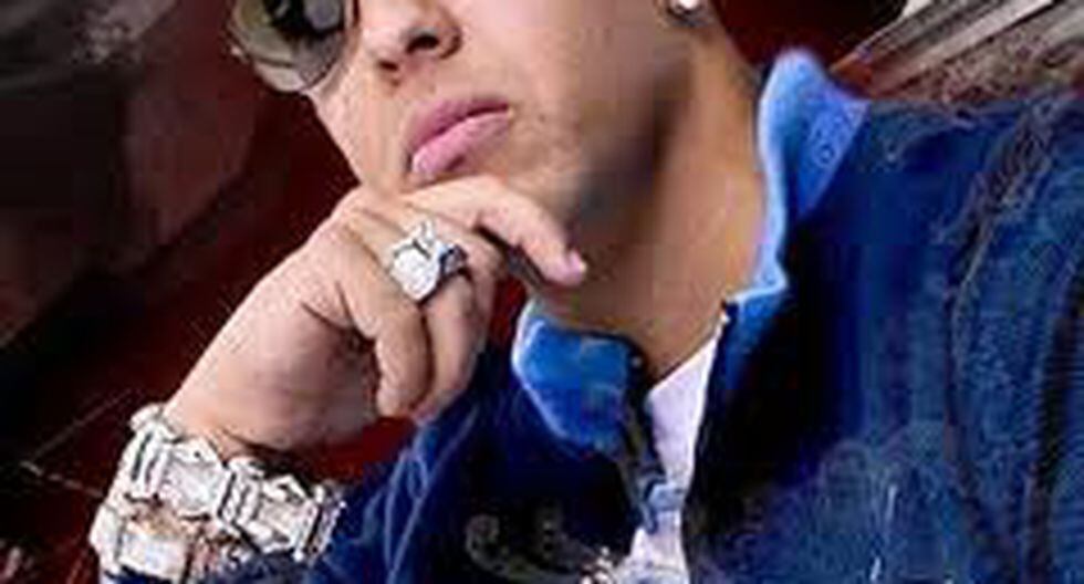 Daddy Yankee se recupera de una cirugía de meniscos
