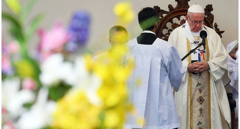 Prensa chilena muestra foto de baja concurrencia a última misa de Papa Francisco