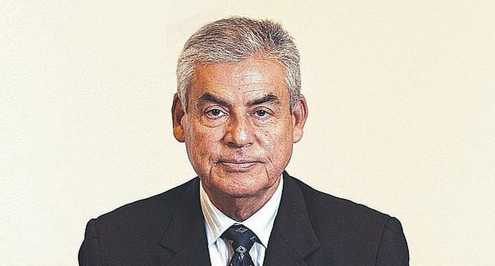 César Villanueva fue trasladado a una clínica por problemas de salud