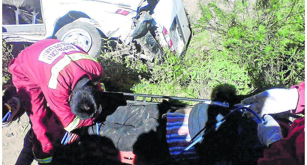 Milagro: Auto cae al río Opamayo con chofer a bordo y este sobrevive sin un rasguño