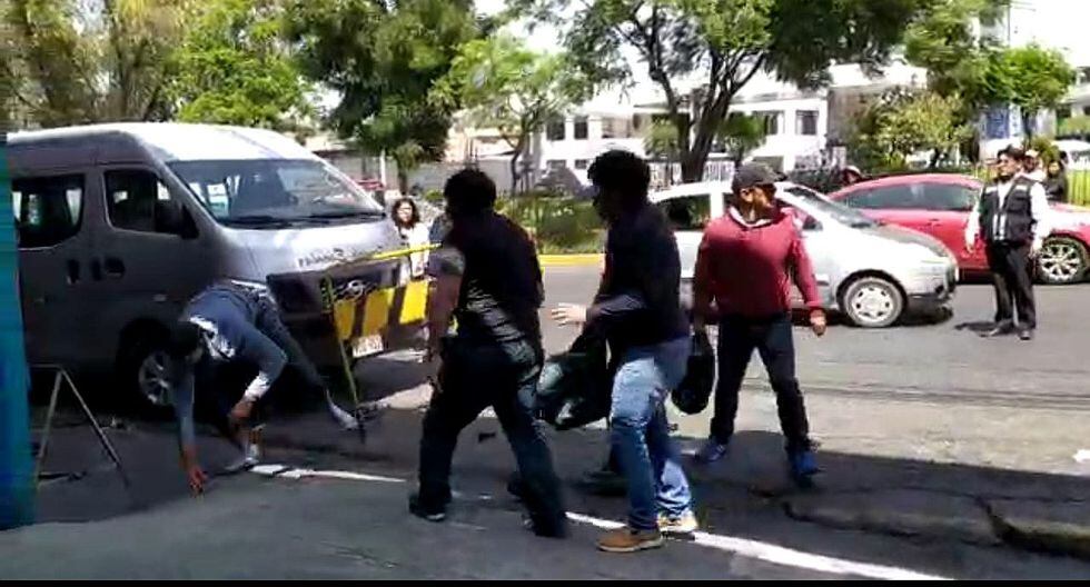 Extranjero le corta rostro a taxista y cuñado en Miraflores